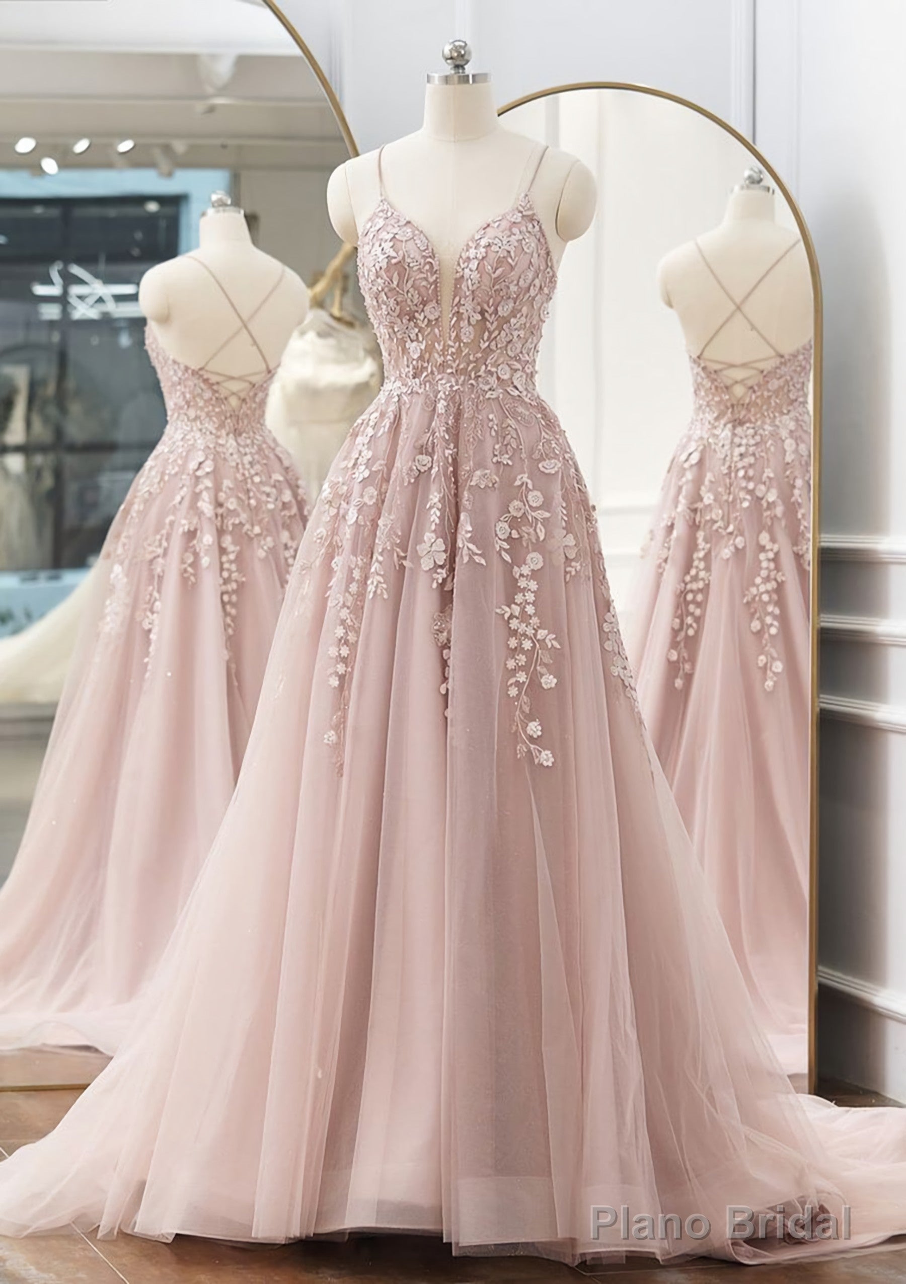 A-line V Neck Spaghetti Straps Sweep Train Tulle Prom Dresses With Appliqued Beading