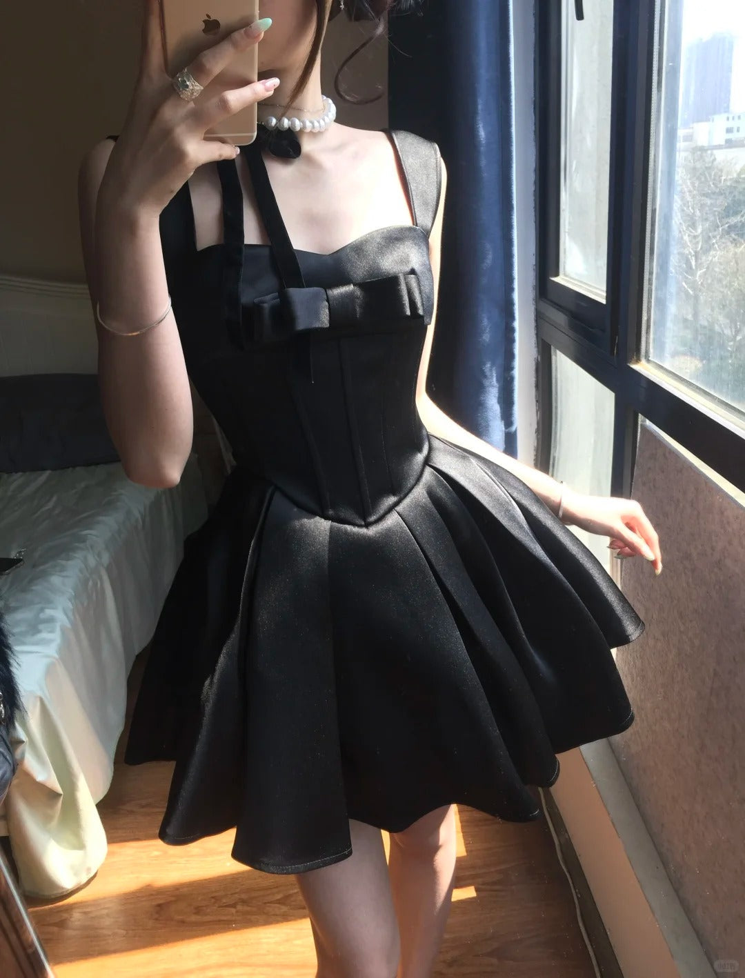 Cute Black Satin Bow A-Line Mini 17Th Birthday Homecoming Dresses Secondary image