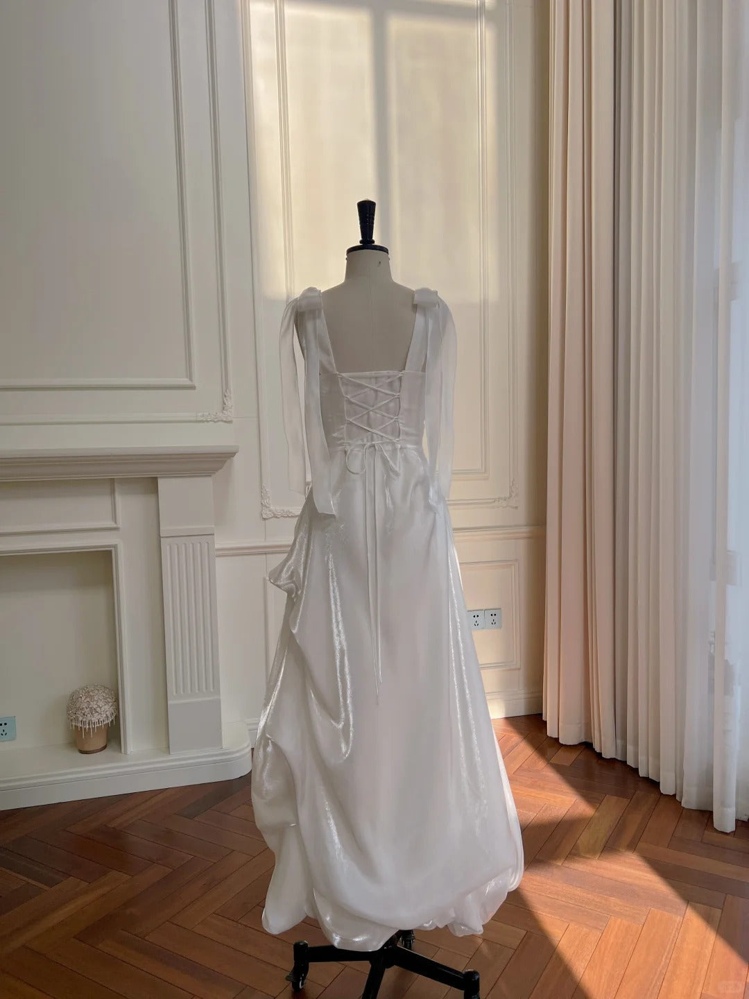 Elegant And Simple White Bud Square Neck Suspender Satin Formal Prom Dresses Bridesmaid Dresses