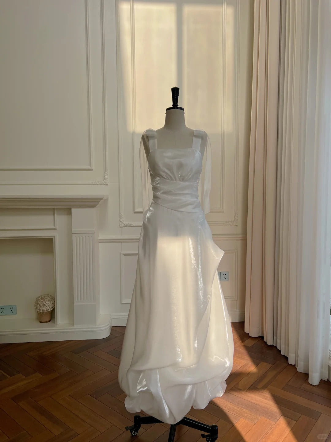 Elegant And Simple White Bud Square Neck Suspender Satin Formal Prom Dresses Bridesmaid Dresses