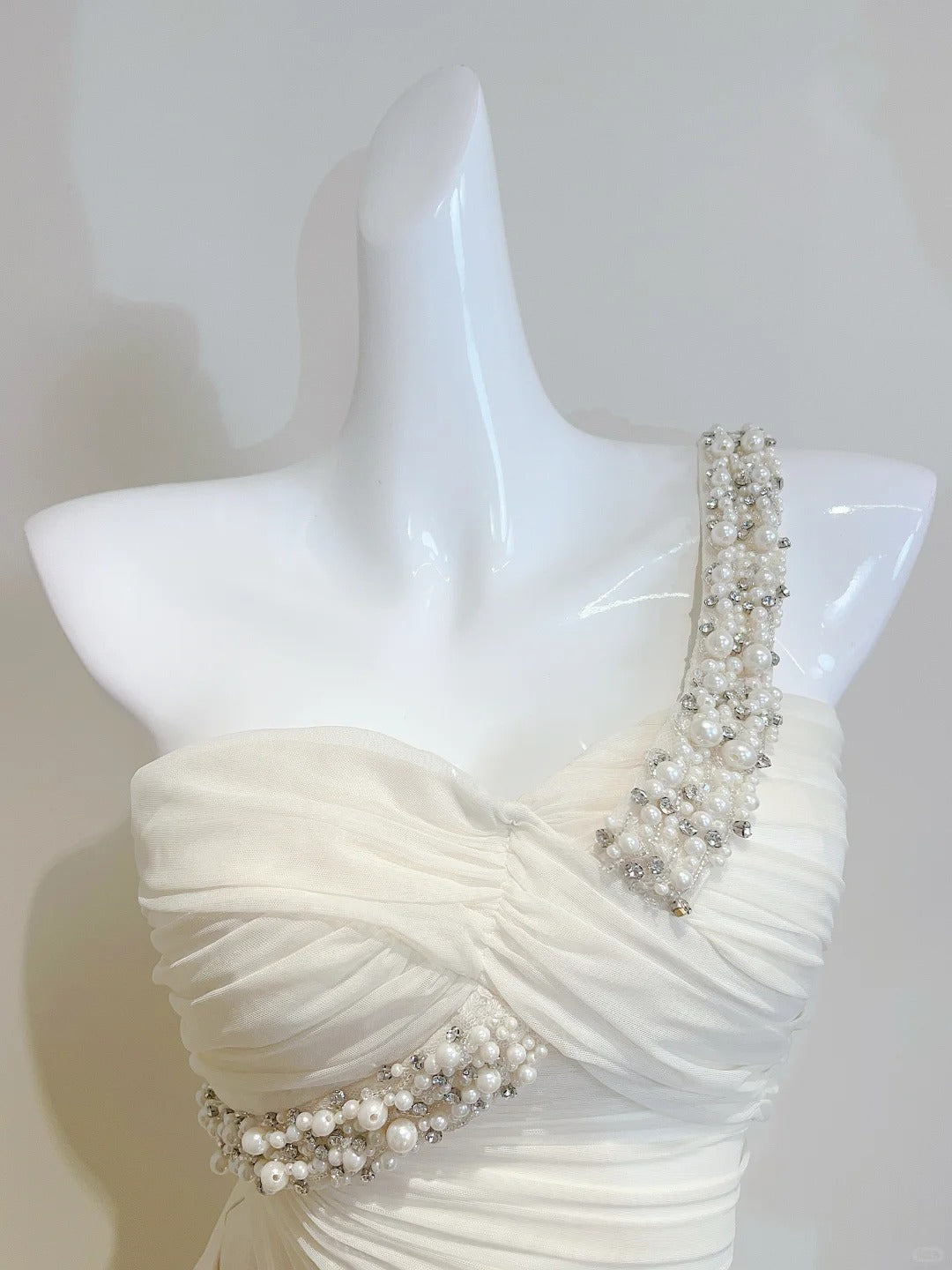 Elegant Ivory Mermaid One-Shoulder Neckline Pearl Rhinestone Satin Long Formal Prom Dresses Bridesmaid Dresses