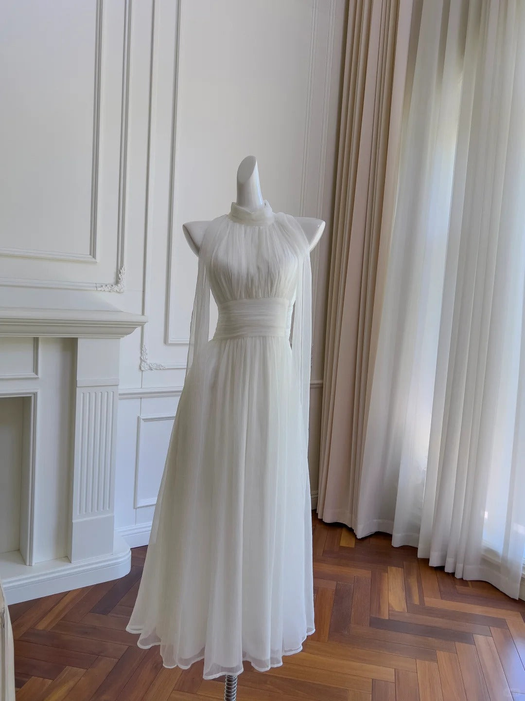 Elegant White A-Line Halter Neck Ribbon Chiffon Long Formal Prom Dresses Bridesmaid Dresses