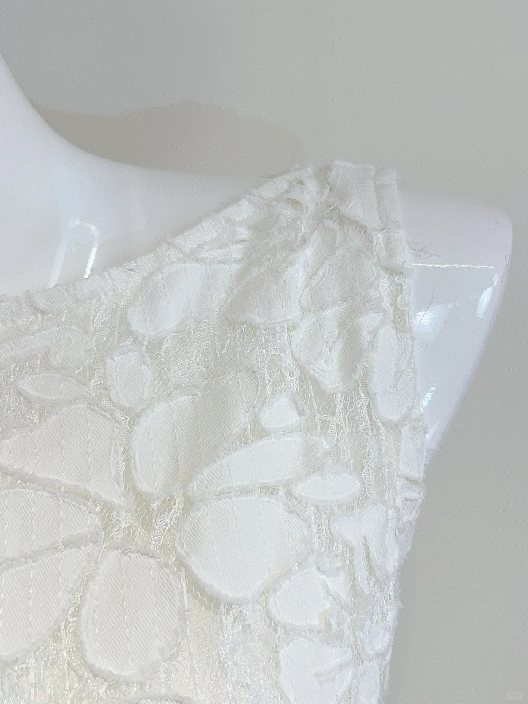 Elegant White A-Line Round Neck Lace Pattern Formal Prom Dresses Bridesmaid Dresses