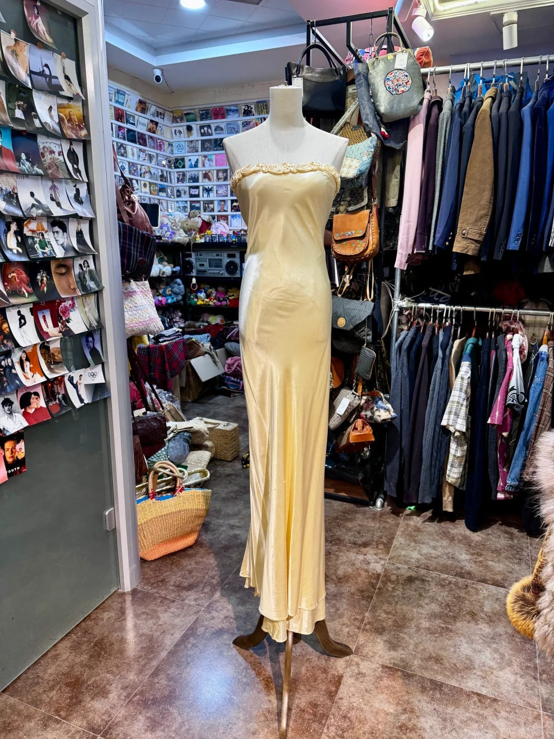 Elegant Yellow Mermaid Strapless Three-Dimensional Floral Satin Long Formal Prom Dresses Bridesmaid Dresses