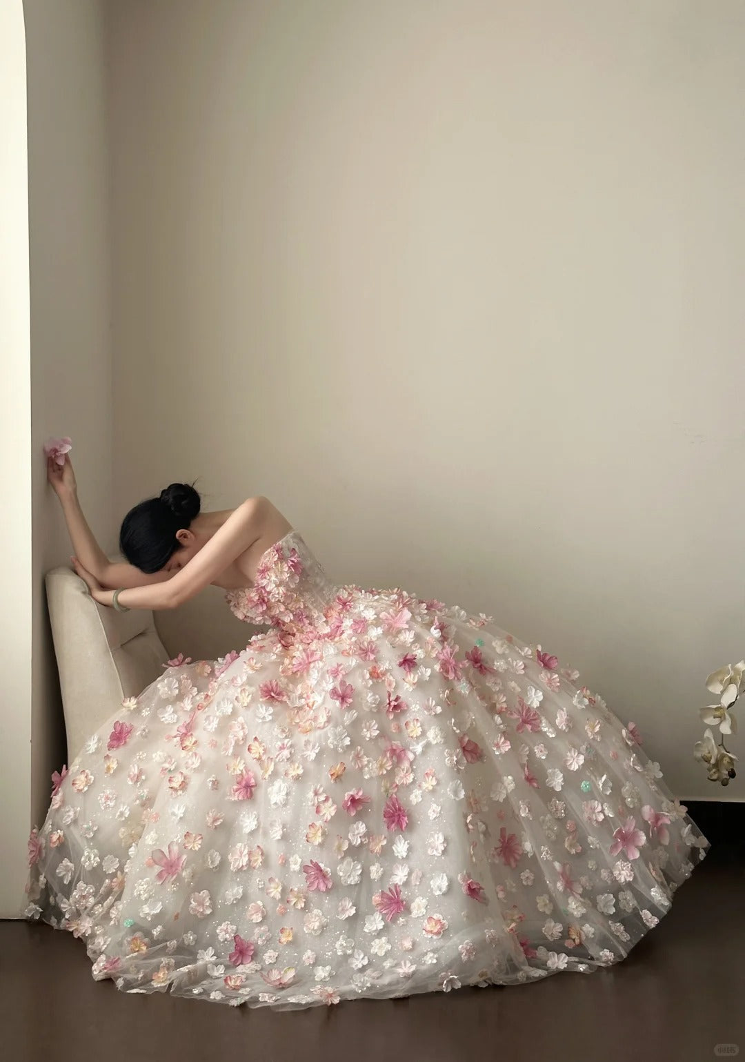 Sweet Pink And White Gradient Strapless 3D Floral Tulle Ball Gown Wedding Dresses Secondary image